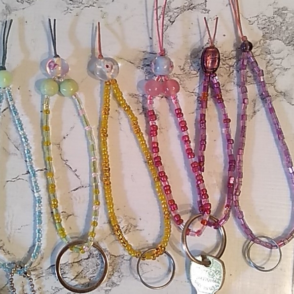 Handmade beaded keychains- FREE WITH PURCHASE ADD TO BUNDLE - Picture 4 of 7